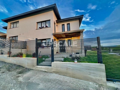 Exclusiv! Casa in zona rezidentiala, 117 mp utili, 250 mp teren