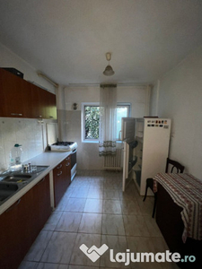 Inchiriez apartament 2 camere, bd. Chisinau