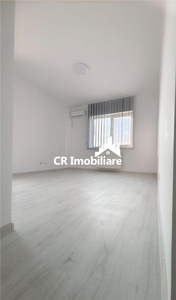 Penthouse 3 camere, Titan