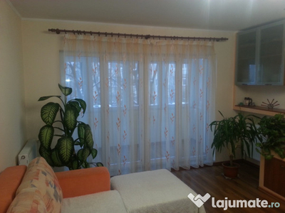 Proprietar apartament 4 camere Pecineaga