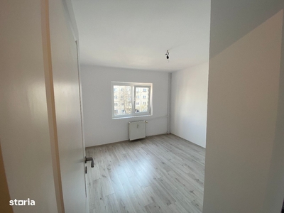 Vand apartament etaj 2