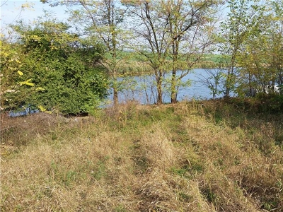 Teren intravilan vedere lac Frumusani 1000 mp