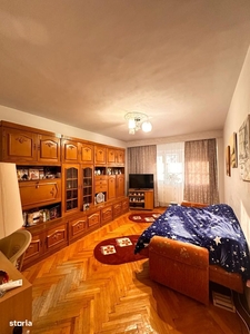Vand Apartament CENTRAL cu 4 camere la preț excelent de 103.000 euro