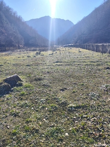 Vand teren zonă de munte Brezoi