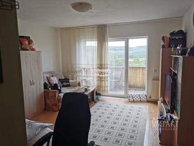 Vanzare apartament cu o camera zona Vivo!