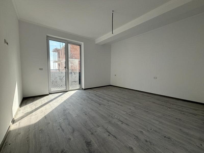 Apartament 1 camera, 41 mp, etaj 3, cu acces in pod, 8mp balcon, in Giroc
