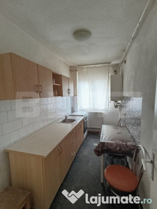 Apartament 2 camere, decomandat , balcon , etaj 2