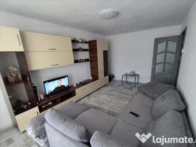 Apartament 3 camere decomandat intrare Racadau 10ENI