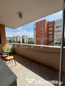 Apartament 3 camere, etaj intermediar, Dambu