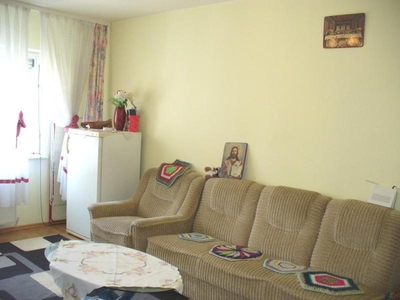 Apartament 3 camere in Vasile Aaron