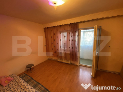 Apartament 32 camere, 50 mp, decomandat, zona Dumbrava