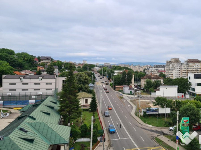 Apartament 4 camere decomandat Păcurari Petru Poni