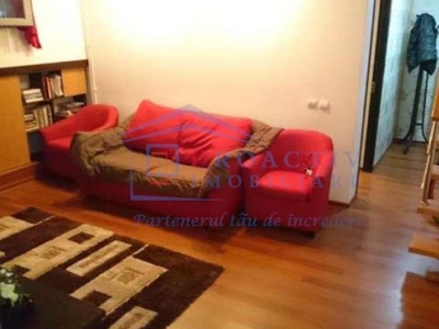 Apartament cu 3 camere, Centru, (3C3124)