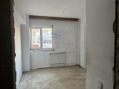 Apartament cu 4 camere, Etaj Intermediar, Burdujeni, 4c964