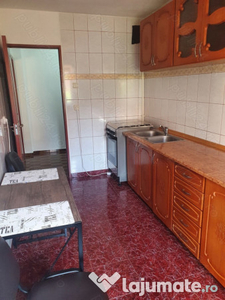 Apartament de 2 camere zona RACADAU,str Carpenului,