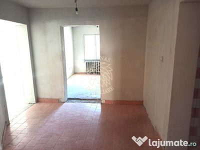 Apartament la casa 124 mp-beci 15 mp -parcare 14 mp-Valea...