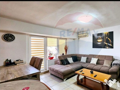 Apartament Samanta în zona Polivalenta