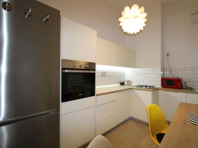 Cladire istorica, apartament 2 camere, centrala proprie, zona centrala