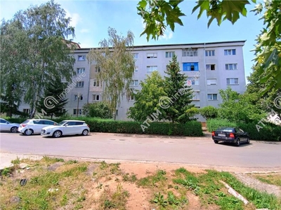 De inchiriat apartament cu 2 camere si balcon etajul 3 in zona Vasile Aaron din Sibiu