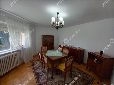 De inchiriat apartament cu 3 camere decomandate etajul 1 zona Garii din Sibiu