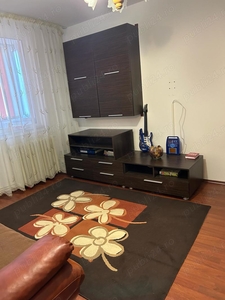 Închiriez apartament cu 3 camere Balș zona monument