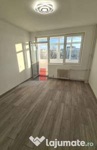 Vânzare apartament 3 camere Cantemir-Mărășești