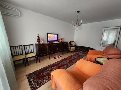 Vanzare Apartament cu 3 camere zona Tineretului