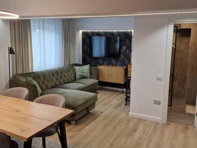 De vanzare Apartament de lux 2 camere Ultracentral etaj 1 , Suceava