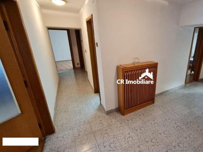 Apartament 4 camere Calea Calarasilor metrou Muncii