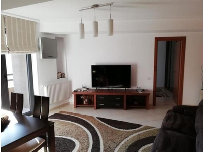 Apartament cu 3 camere, in zona Decebal