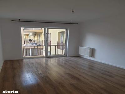 Vand apartament 3 camere Floresti.