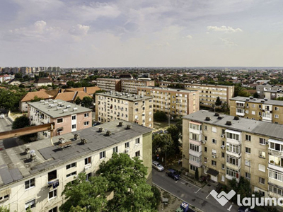 Pret redus Apartament 2 camere cu vedere panoramică Comi...