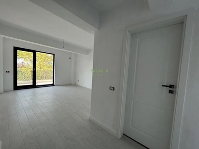 Apartament 2 camere lux de vanzare in Straulesti