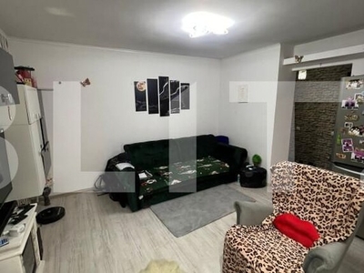 Apartament 2 camere, mobilat si utilat, parcare exterioara, zona Regal