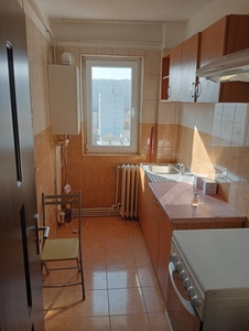 Apartament 3 camere decomandat, zona MCB