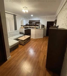 Apartament cu 2 camere, la vilă, în Stațiunea Azuga