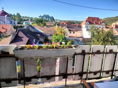 Apartament cu 3 camere in zona Centrala- Tarnaveni