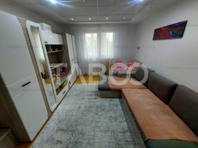 Apartament de vanzare 2 camere etaj intermediar zona Mihai Viteazu