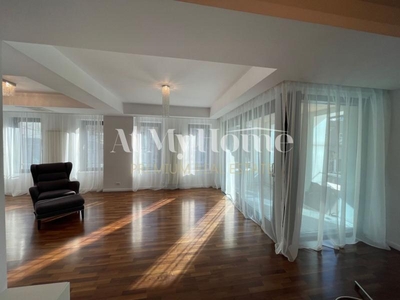 Apartament superb cu 4 camere, finisaje deosebite, 2 locuri parcare, piscina