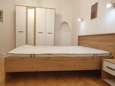 Apartment 3 rooms: Brezoianu Street, no. 46