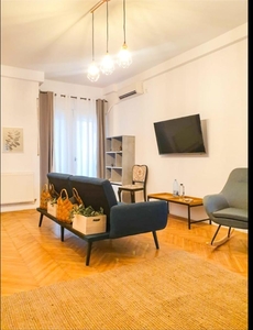 Appartement 6 pieces, rue : Calea Victoriei 214, Bucuresti