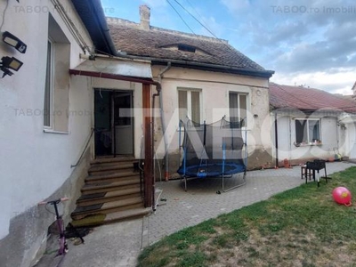 Casa de vanzare cu teren 763 mp si 5 camere 178 mpu zona Lupeni Sibiu