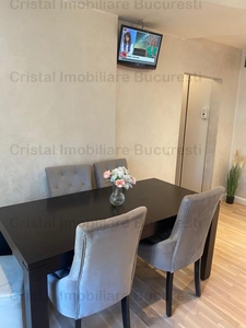 Inchiriez apartament 3 camere, zona Piata Muncii, cu loc de parcare