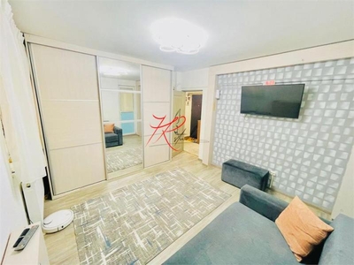 Vanzare apartament 2 camere Teiul Doamnei, mobilat, cu centrala