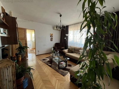 Vanzare apartament 3 camere Ion Mihalache