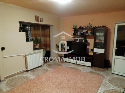 Vanzare apartament spatios 3 camere mobilat Ploiesti str Marasesti