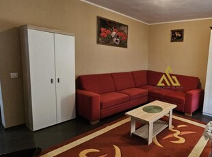 Apartament 1 camera,etajul 1, str Eroilor