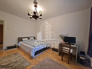 Apartament 2 camere, etaj 1, centrala proprie, zona Circumvalatiunii