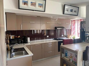 Apartament 3 camere in zona MEHEDINTI