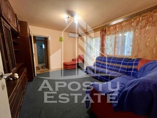 Apartament 3 camere,semidecomandat,zona Modern